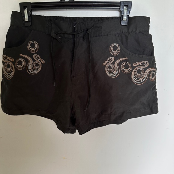 Sassa black shorts with pockets - Picture 2 of 6